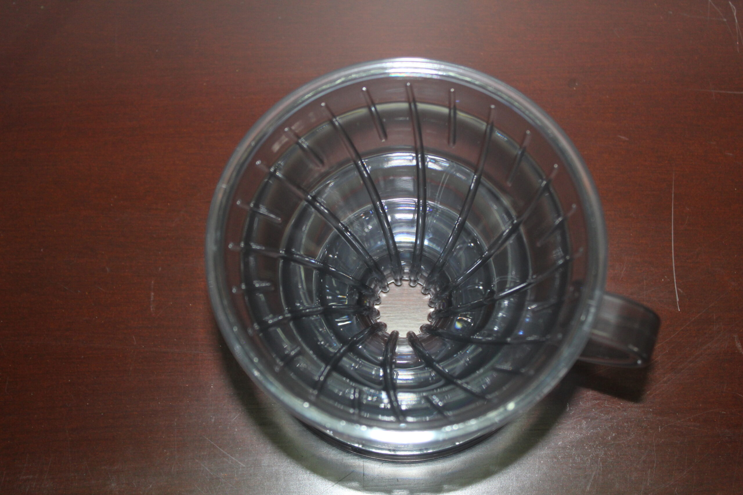 Kit Cafetero V60 Humo Gris + Molino Manual Graduable + 50 Filtros+ Gramera - Image 3